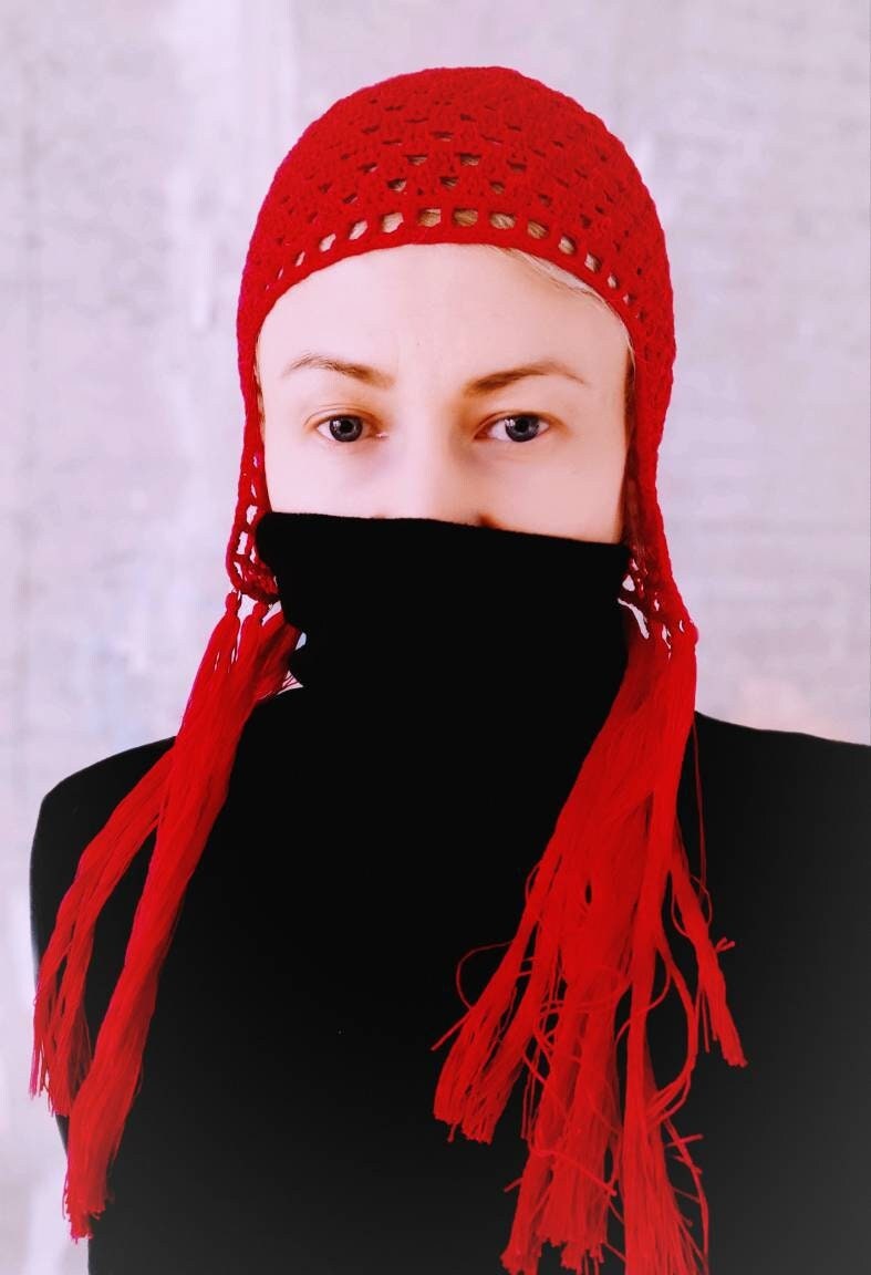 Red helmet with tassels Red fake hair Red crocheted headdress